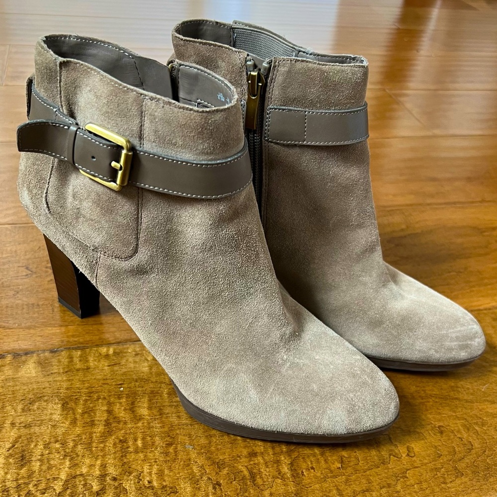 Franco Sarto Tan Heeled Booties w/ Buckle Detail - Size 9.5 (EUC)